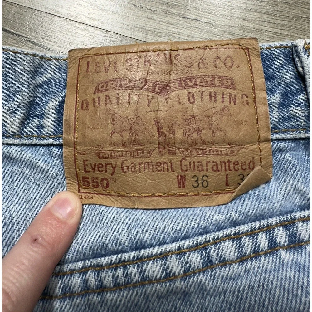 Vintage 90s Levi's 550‎ Jeans Straight Leg Relaxed Fit Light Wash 35 X 28.5